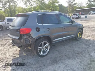 2016 Volkswagen Tiguan S z VIN WVGAV7AX4GW559726, wystawiony jako IAAI lot #42143748 z przebiegiem 78 069 mil mil oraz . Historia ofert i sprzedaży dostępna na DreamBid. Obrazek 4.