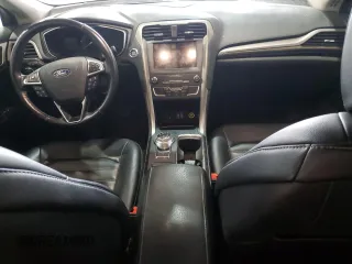2020 Ford Fusion SEL z VIN 3FA6P0CD3LR117683, wystawiony jako Copart lot #52699725 z przebiegiem 115 248 mil mil oraz Szkoda całkowita • Salvage title. Historia ofert i sprzedaży dostępna na DreamBid. Obrazek 8.