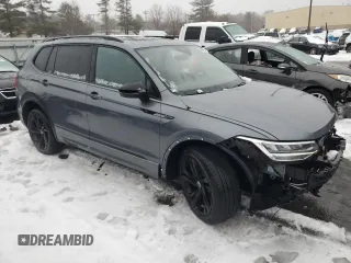 2023 Volkswagen Tiguan SE R-Line Black with VIN 3VV8B7AX2PM108307, listed as a Copart auction lot 43910665 with 21,448 mi miles and Salvage Title. Bid and sale history available at DreamBid. Image 4.
