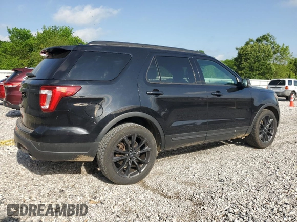 2019 Ford Explorer XLT z VIN 1FM5K7D85KGA44753, wystawiony jako Copart lot #54792275 z przebiegiem 140 033 mil mil oraz Szkoda całkowita • Salvage title. Historia ofert i sprzedaży dostępna na DreamBid. Obrazek 3.