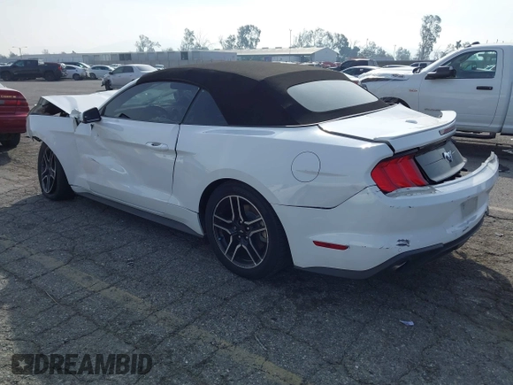 2020 Ford Mustang EcoBoost z VIN 1FATP8UH0L5134222, wystawiony jako IAAI lot #41477417 z przebiegiem 40 698 mil mil oraz . Historia ofert i sprzedaży dostępna na DreamBid. Obrazek 3.