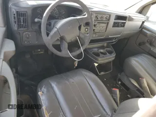2003 GMC Savana Cargo Van with VIN 1GTHG35U231207418, listed as a Copart auction lot 83689644 with 87,250 mi miles and Salvage Title. Bid and sale history available at carsss.com. Image 10.
