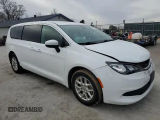 2020 Chrysler Voyager LX z VIN 2C4RC1CG0LR105113, wystawiony jako Copart lot #84686774 z przebiegiem 56 995 mil mil oraz Szkoda całkowita • Salvage title. Historia ofert i sprzedaży dostępna na DreamBid. Obrazek 4.