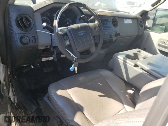 2011 Ford F-250 XL with VIN 1FDBF2A6XBEC36534, listed as a Copart auction lot 73256404 with 302,376 mi miles and Clean title. Bid and sale history available at DreamBid. Image 8.