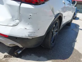2022 Chevrolet Blazer LT z VIN 3GNKBDRS0NS135906, wystawiony jako IAAI lot #42070239 z przebiegiem 127 017 mil mil oraz . Historia ofert i sprzedaży dostępna na DreamBid. Obrazek 6.