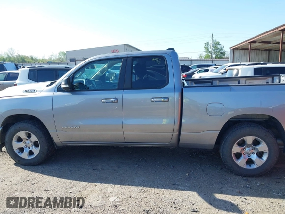 2020 Ram 1500 Big Horn z VIN 1C6SRFBT2LN200059, wystawiony jako IAAI lot #41987816 z przebiegiem 107 675 mil mil oraz . Historia ofert i sprzedaży dostępna na DreamBid. Obrazek 15.