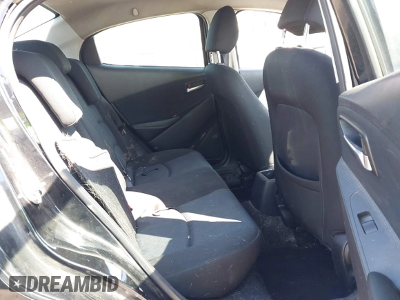 2016 Scion iA z VIN 3MYDLBZV0GY123351, wystawiony jako IAAI lot #41736327 z przebiegiem 86 804 mil mil oraz . Historia ofert i sprzedaży dostępna na DreamBid. Obrazek 8.