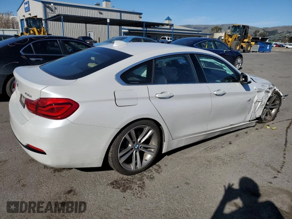 2019 BMW 4 Series 430i z VIN WBA4J1C50KBM16310, wystawiony jako Copart lot #46439995 z przebiegiem 67 030 mil mil oraz Szkody całkowita. Historia ofert i sprzedaży dostępna na DreamBid. Obrazek 3.