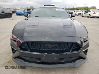2019 Ford Mustang GT z VIN 1FA6P8CF3K5108905, wystawiony jako Copart lot #51247485 z przebiegiem 88 317 mil mil oraz Tytuł czysty. Historia ofert i sprzedaży dostępna na DreamBid. Obrazek 5.