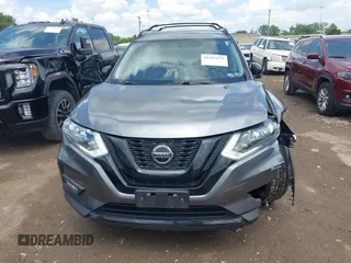 2018 Nissan Rogue SV z VIN 5N1AT2MV3JC720403, wystawiony jako IAAI lot #42287651 z przebiegiem 94 156 mil mil oraz . Historia ofert i sprzedaży dostępna na DreamBid. Obrazek 12.