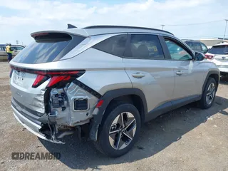 2025 Hyundai Tucson SEL with VIN 5NMJBCDE5SH467150, listed as a IAAI auction lot 42544346 with 19,550 mi miles and . Bid and sale history available at DreamBid. Image 4.