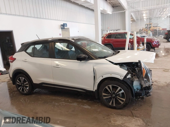 2019 Nissan Kicks SR with VIN 3N1CP5CU7KL538238, listed as a IAAI auction lot 41688621 with 40,142 mi miles. Bid and sale history available at carsss.com. Image 13.
