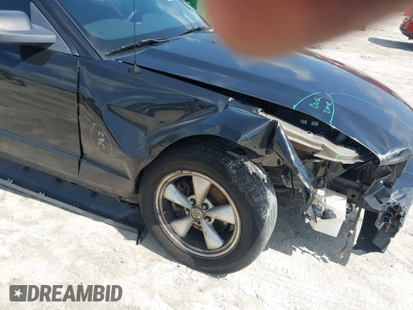 2009 Ford Mustang with VIN 1ZVHT80NX95137108, listed as a IAAI auction lot 42530615 with 134,881 mi miles and . Bid and sale history available at DreamBid. Image 12.