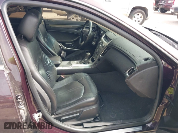 2009 Cadillac CTS RWD z VIN 1G6DU57V490166963, wystawiony jako IAAI lot #42240190 z przebiegiem 150 092 mil mil oraz . Historia ofert i sprzedaży dostępna na DreamBid. Obrazek 5.