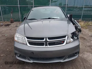 2013 Dodge Avenger SXT z VIN 1C3CDZCG0DN521540, wystawiony jako IAAI lot #40772548 z przebiegiem 145 455 mil mil oraz . Historia ofert i sprzedaży dostępna na DreamBid. Obrazek 12.