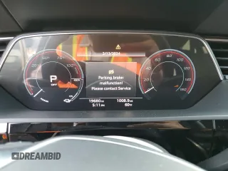 2022 Audi e-tron Sportback S line Premium Plus z VIN WA12AAGE8NB023545, wystawiony jako Copart lot #40283084 z przebiegiem 19 680 mil mil oraz . Historia ofert i sprzedaży dostępna na DreamBid. Obrazek 9.