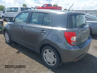 2008 Scion xD z VIN JTKKU10498J005993, wystawiony jako IAAI lot #42330566 z przebiegiem 114 876 mil mil oraz . Historia ofert i sprzedaży dostępna na DreamBid. Obrazek 3.