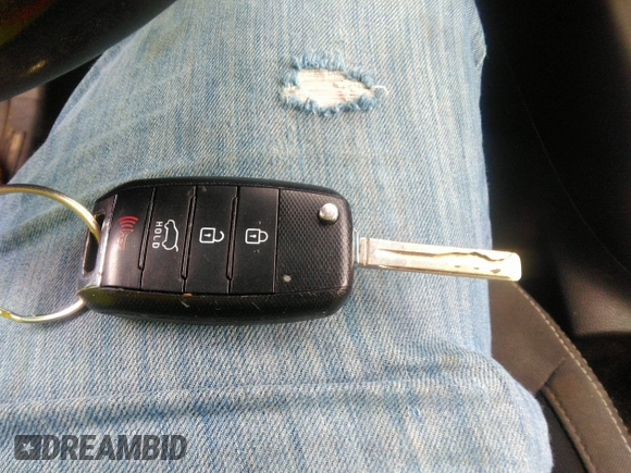 2016 Kia Soul z VIN KNDJN2A27G7389593, wystawiony jako IAAI lot #42135313 z przebiegiem 110 861 mil mil oraz . Historia ofert i sprzedaży dostępna na DreamBid. Obrazek 11.