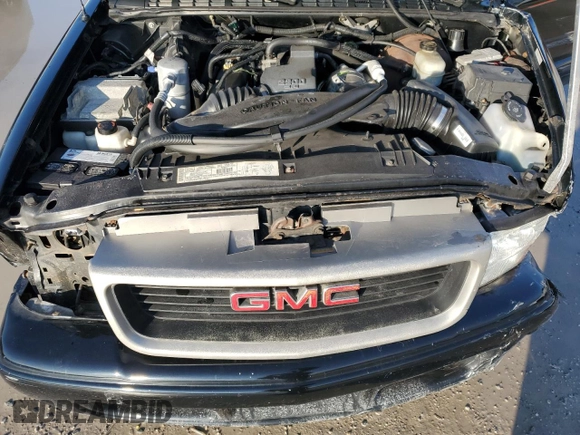 2000 GMC Sonoma SLS w/1SE Pkg with VIN 1GTCS1452Y8237606, listed as a Copart auction lot 83415884 with 104,004 mi miles and Salvage Title. Bid and sale history available at carsss.com. Image 12.