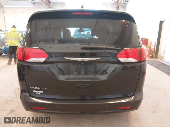 2017 Chrysler Pacifica Touring with VIN 2C4RC1DG3HR571477, listed as a IAAI auction lot 42040872 with 112,028 mi miles and . Bid and sale history available at DreamBid. Image 16.