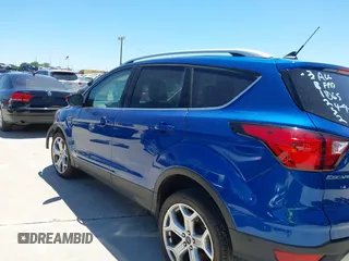 2019 Ford Escape Titanium с VIN 1FMCU0J96KUC34410, выставлен на аукционе IAAI как лот 42309333 с пробегом 88 357 миль миль и . История ставок и продаж доступна на DreamBid. Изображение 15.