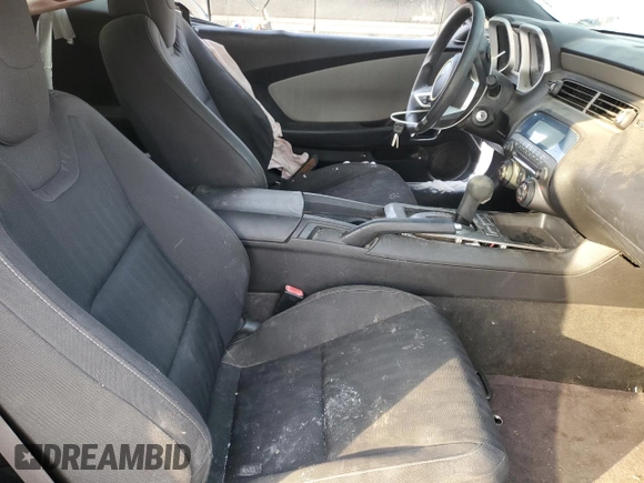 2010 Chevrolet Camaro LS z VIN 2G1FA1EV1A9176332, wystawiony jako Copart lot #44736105 z przebiegiem 155 163 mil mil oraz Szkoda całkowita • Salvage title. Historia ofert i sprzedaży dostępna na DreamBid. Obrazek 7.