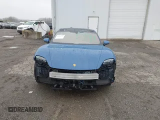 2022 Porsche Taycan GTS z VIN WP0AD2Y17NSA59692, wystawiony jako IAAI lot #41961572 z przebiegiem 12 680 mil mil oraz . Historia ofert i sprzedaży dostępna na DreamBid. Obrazek 13.