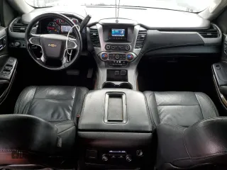 2015 Chevrolet Suburban LS z VIN 1GNSCHKC5FR250108, wystawiony jako Copart lot #47133585 z przebiegiem 188 099 mil mil oraz Czysty tytuł • Clean title. Historia ofert i sprzedaży dostępna na DreamBid. Obrazek 8.