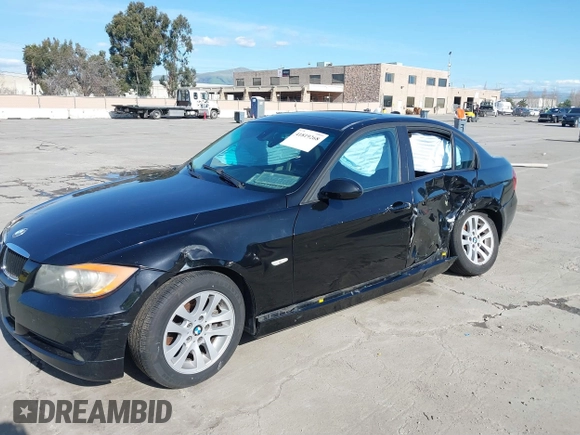 2006 BMW 3 Series 325i with VIN WBAVB17546NK38630, listed as a IAAI auction lot 41819268 with 132,462 mi miles. Bid and sale history available at carsss.com. Image 2.