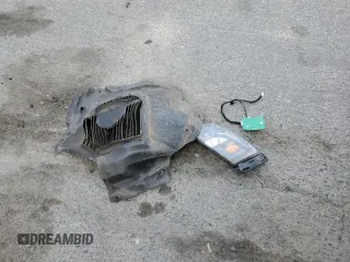 2013 Tesla Model S с VIN 5YJSA1CN3DFP05949, выставлен на аукционе Copart как лот 61244825 с пробегом 174 022 миль миль и Списание • Salvage title. История ставок и продаж доступна на DreamBid. Изображение 13.