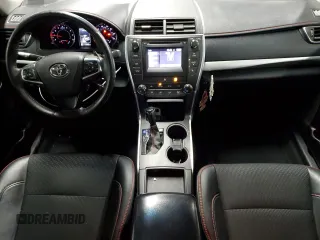 2017 Toyota Camry XLE z VIN 4T1BF1FK1HU721157, wystawiony jako Copart lot #55772635 z przebiegiem 178 665 mil mil oraz Szkoda całkowita • Salvage title. Historia ofert i sprzedaży dostępna na DreamBid. Obrazek 8.