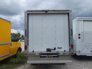 2020 Ford Transit с VIN 1FDBF6Z88LKA32248, выставлен на аукционе IAAI как лот 42589011 с пробегом Не указан миль и . История ставок и продаж доступна на DreamBid. Изображение 15.