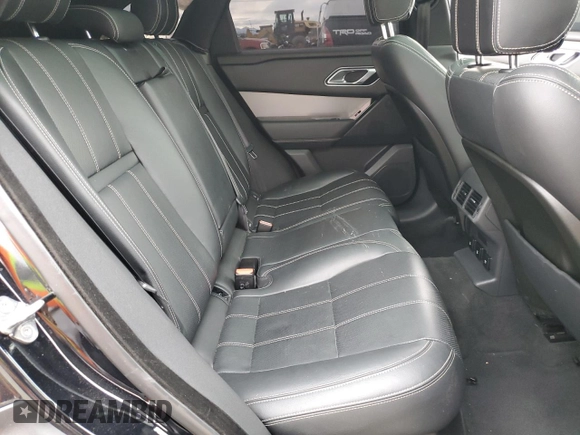 2018 Land Rover Range Rover Velar S z VIN SALYB2RN8JA769552, wystawiony jako Copart lot #48951545 z przebiegiem 68 740 mil mil oraz Szkoda całkowita • Salvage title. Historia ofert i sprzedaży dostępna na DreamBid. Obrazek 10.