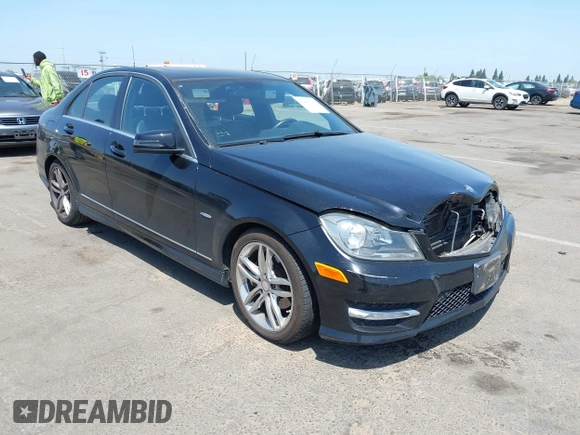 2012 Mercedes-Benz C 250 Sport z VIN WDDGF4HB0CR194481, wystawiony jako IAAI lot #42406447 z przebiegiem 133 332 mil mil oraz . Historia ofert i sprzedaży dostępna na DreamBid. Obrazek 1.