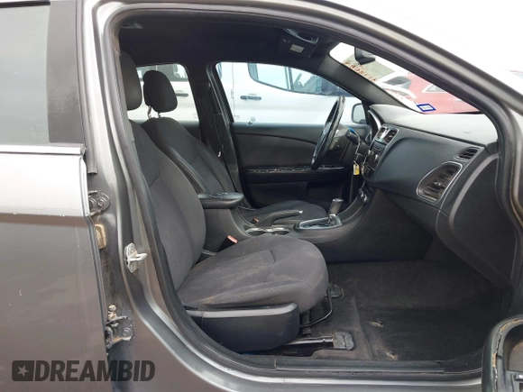 2013 Chrysler 200 Touring with VIN 1C3CCBBB4DN546912, listed as a IAAI auction lot 41786895 with 185,263 mi miles. Bid and sale history available at carsss.com. Image 5.