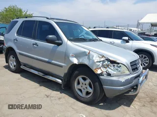1998 Mercedes-Benz M 320/430/500 z VIN 4JGAB54E3WA045658, wystawiony jako IAAI lot #42150213 z przebiegiem 189 202 mil mil oraz . Historia ofert i sprzedaży dostępna na DreamBid. Obrazek 1.