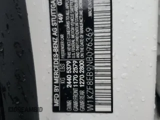 2022 Mercedes-Benz E 350 z VIN W1KZF8EB9NB096369, wystawiony jako Copart lot #84892204 z przebiegiem 28 379 mil mil oraz Szkoda całkowita • Salvage title. Historia ofert i sprzedaży dostępna na DreamBid. Obrazek 12.