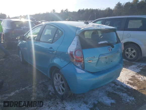 2012 Toyota Prius c One with VIN JTDKDTB31C1026594, listed as a IAAI auction lot 41406091 with 132,470 mi miles. Bid and sale history available at carsss.com. Image 3.