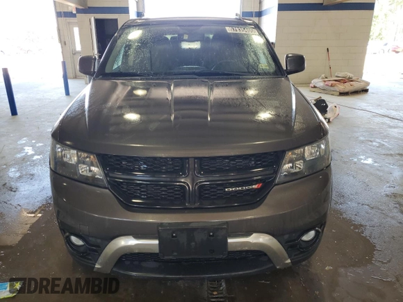 2017 Dodge Journey Crossroad Plus with VIN 3C4PDCGG4HT582755, listed as a Copart auction lot 57835405 with 95,963 mi miles and Clean title. Bid and sale history available at DreamBid. Image 5.