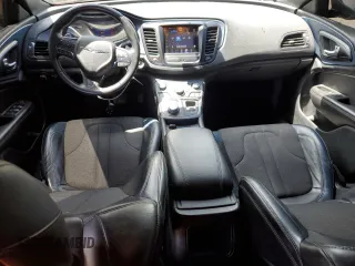 2015 Chrysler 200 S с VIN 1C3CCCBB1FN731296, выставлен на аукционе Copart как лот 57788935 с пробегом 203 236 миль миль и Списание • Salvage title. История ставок и продаж доступна на DreamBid. Изображение 8.