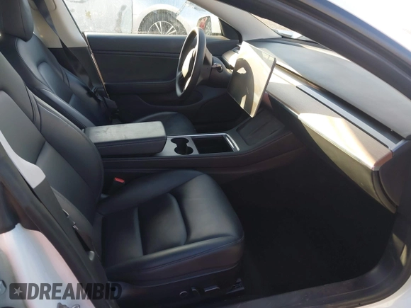 2021 Tesla Model 3 Long Range z VIN 5YJ3E1EB0MF936609, wystawiony jako IAAI lot #41599411 z przebiegiem 55 993 mil mil oraz . Historia ofert i sprzedaży dostępna na DreamBid. Obrazek 5.