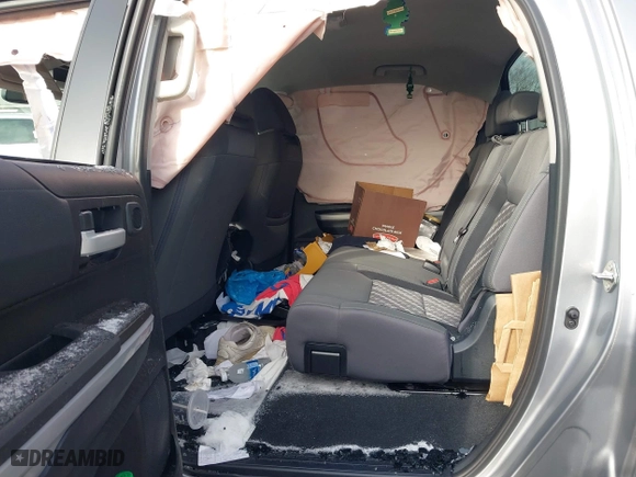 2019 Toyota Tundra 4WD SR5 with VIN 5TFDY5F17KX825602, listed as a IAAI auction lot 41368794 with 39,486 mi miles. Bid and sale history available at carsss.com. Image 8.