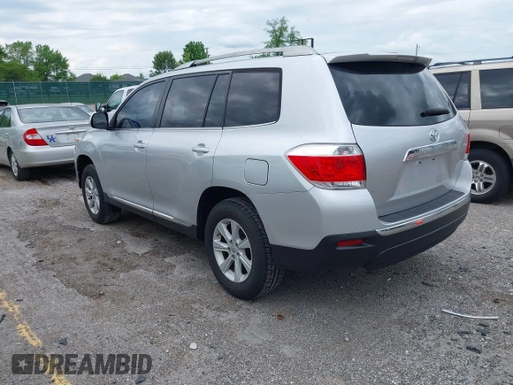 2013 Toyota Highlander with VIN 5TDZA3EH0DS037993, listed as a IAAI auction lot 42180685 with 212,729 mi miles and . Bid and sale history available at DreamBid. Image 3.