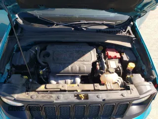 2019 Jeep Renegade Altitude z VIN ZACNJABB3KPK36000, wystawiony jako Copart lot #53492985 z przebiegiem 52 586 mil mil oraz Szkoda całkowita • Salvage title. Historia ofert i sprzedaży dostępna na DreamBid. Obrazek 12.