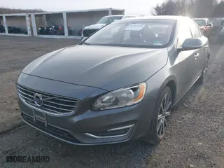 2017 Volvo S60 Inscription with VIN LYV402HKXHB137304, listed as a IAAI auction lot 41415830 with 140,598 mi miles. Bid and sale history available at carsss.com. Image 6.