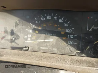 1985 Toyota Camry z VIN JT2SV12EXF0291360, wystawiony jako IAAI lot #42094530 z przebiegiem 426 444 mil mil oraz . Historia ofert i sprzedaży dostępna na DreamBid. Obrazek 7.