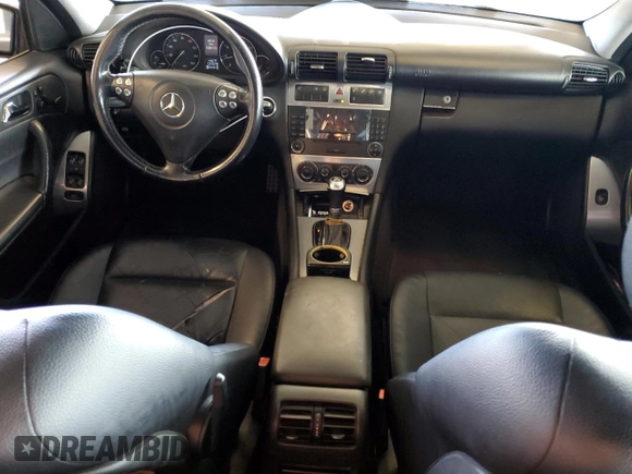 2006 Mercedes-Benz C 230 Sport z VIN WDBRF52H76A839649, wystawiony jako Copart lot #60904365 z przebiegiem 130 111 mil mil oraz Szkoda całkowita • Salvage title. Historia ofert i sprzedaży dostępna na DreamBid. Obrazek 8.