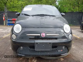 2015 FIAT 500e z VIN 3C3CFFGE4FT689654, wystawiony jako IAAI lot #42199588 z przebiegiem 20 681 mil mil oraz . Historia ofert i sprzedaży dostępna na DreamBid. Obrazek 6.