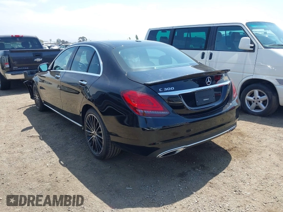 2019 Mercedes-Benz C 300 z VIN 55SWF8DB4KU309251, wystawiony jako IAAI lot #42391572 z przebiegiem 28 757 mil mil oraz . Historia ofert i sprzedaży dostępna na DreamBid. Obrazek 3.