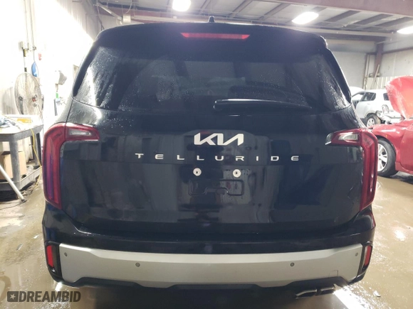 2024 Kia Telluride S with VIN 5XYP64GC0RG531159, listed as a Copart auction lot 86988884 with 7,027 mi miles and Salvage Title. Bid and sale history available at carsss.com. Image 6.